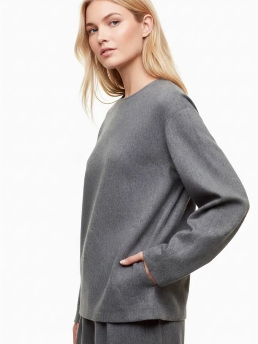 Aritzia Charcoal Gray Babaton I-OI palmero blouse in black
